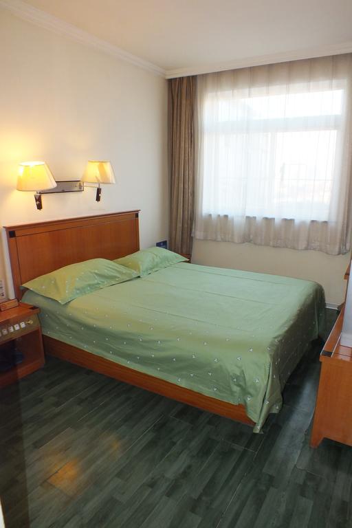 Beijing Fuxing Holiday Hotel Room photo